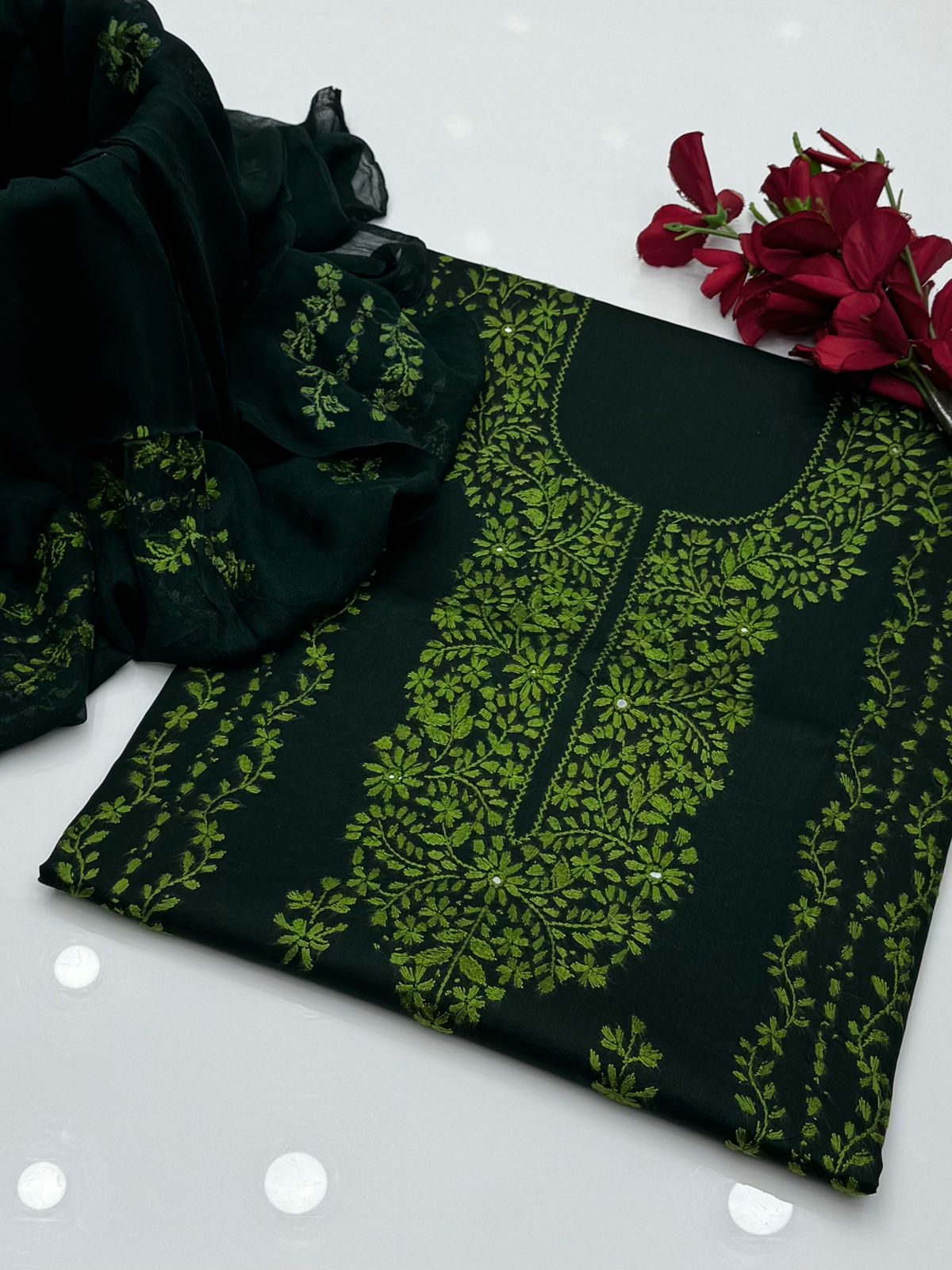 Pakka Shesha Work GTM Lawn 3 Pcs Suit