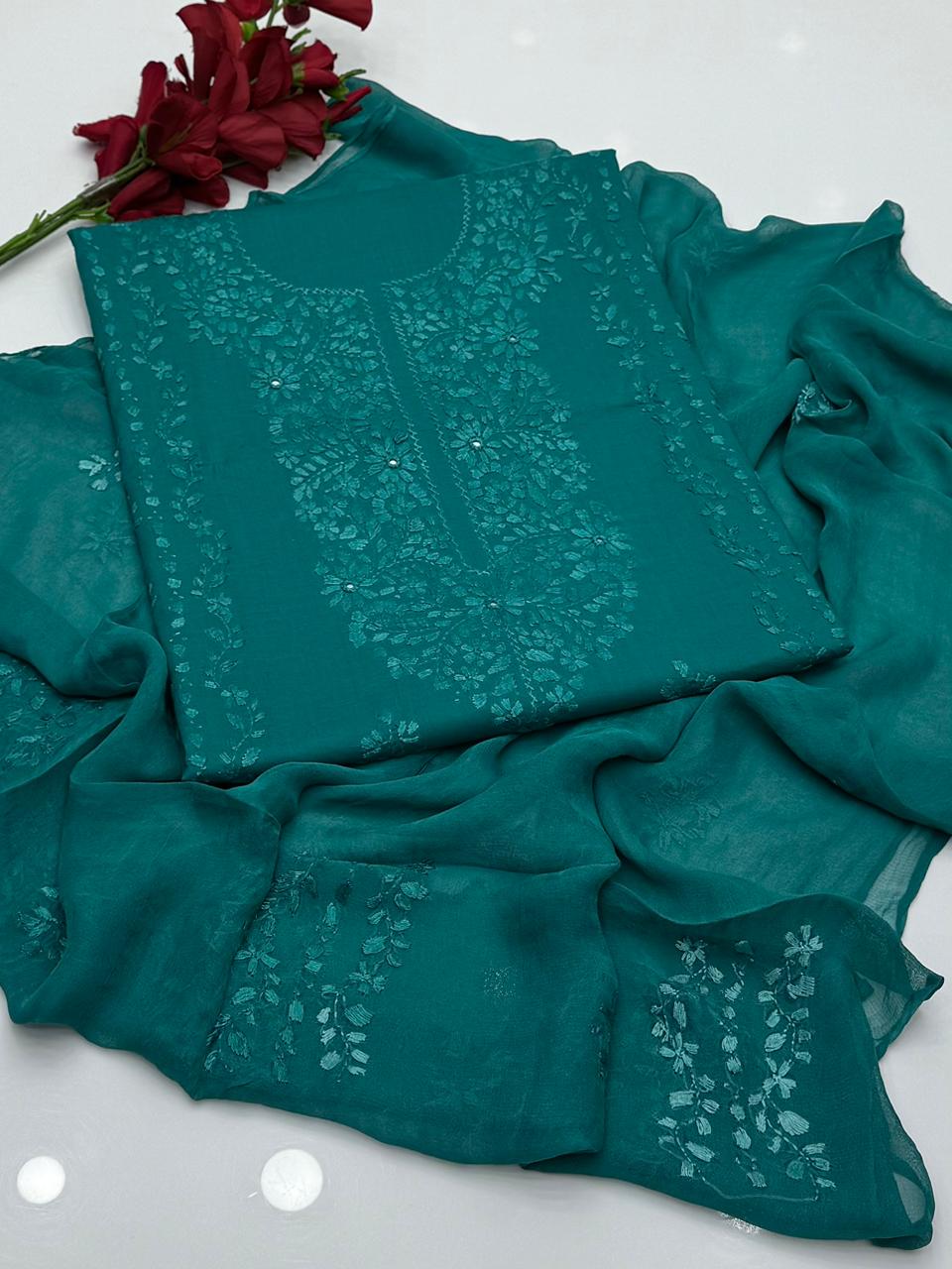 Pakka Shesha Work GTM Lawn 3 Pcs Suit