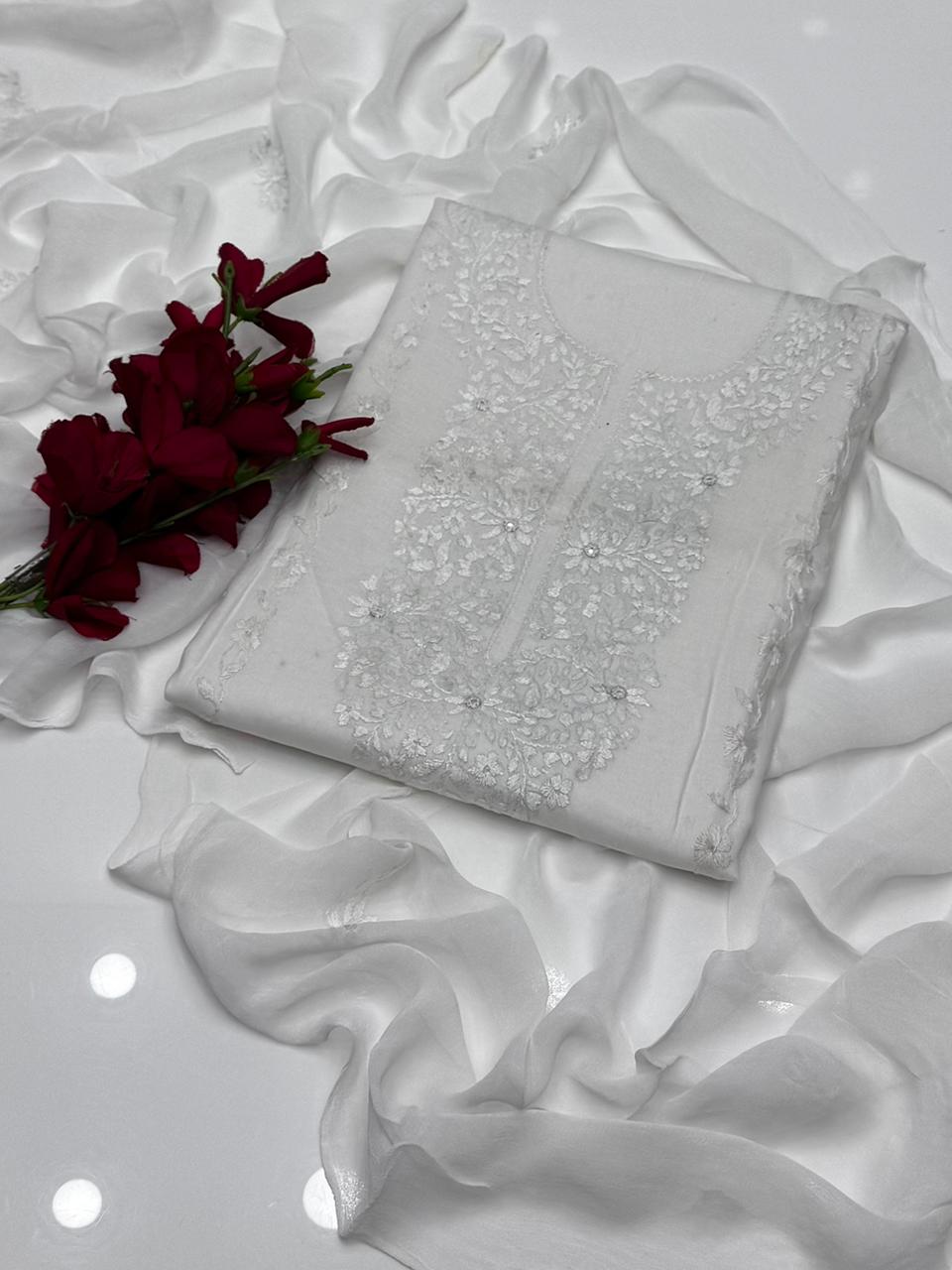 Pakka Shesha Work GTM Lawn 3 Pcs Suit