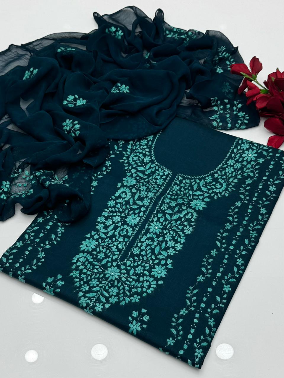 Pakka Shesha Work GTM Lawn 3 Pcs Suit